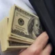 منتظر انفجار  قیمت دلار  رسمی باشید | سفرهای خارجی را مدیریت کنید