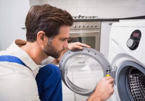 ۵ علت روشن نشدن ماشین لباسشویی چیست؟ راهکار رفع آن