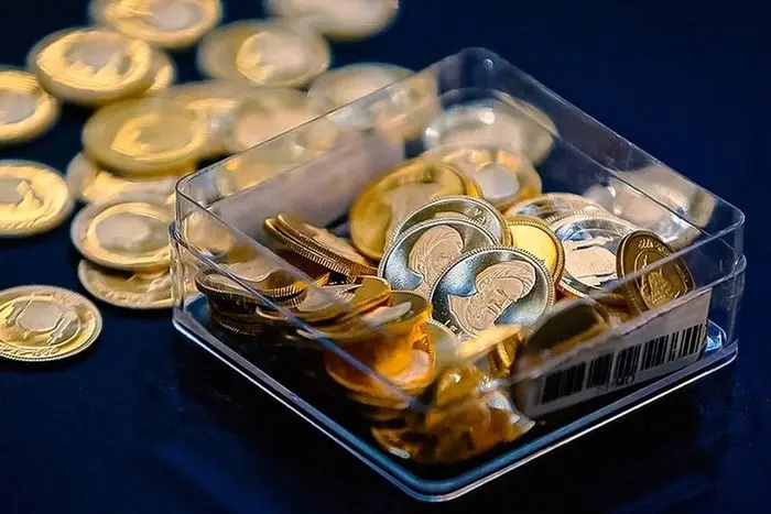 قیمت سکه با سر سقوط کرد (۶ اردیبهشت ۱۴۰۴)
