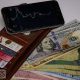 صلح، بازار را آرام کرد؛ دلار و طلا ریخت