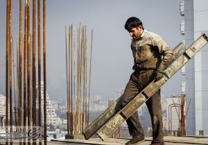 خروج کارگران افغان، ساخت‌وساز را کند کرد؟/ بیش از نیمی از نیروهای ساختمانی تهران اتباع بودند