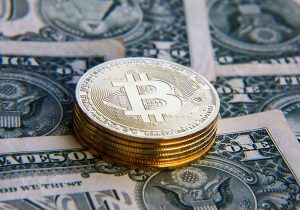 بیت‌کوین از قله ۱۱۸ هزار دلار عقب‌نشینی کرد؛ بازار رمزارز در فاز انتظار