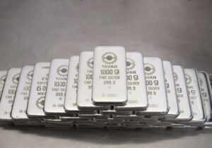 از «چرا نقره؟» تا ۱۰ هزار میلیار تومان معامله/ روایت حضور یک ساله نقره در بورس