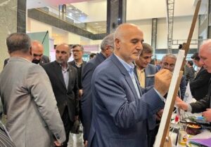 رونمایی از ۷ محصول دانش بنیان همزمان با هفته پژوهش در ارومیه