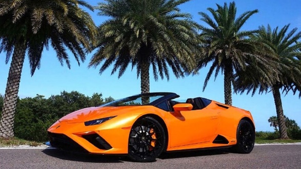 خودروهای مدل بالا در کیش مجاز به رانندگی هستند