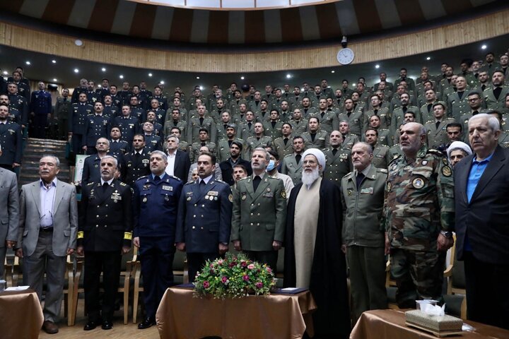 برگزاری آیین دانشآموختگی دانشجویان مدیریت دفاعی دافوس ارتش