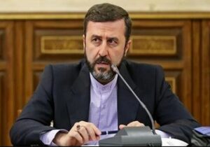 غریب‌آبادی: ایران و ایرانیان در مقابل هر توطئه‌ای، با اقتدار می‌ایستند